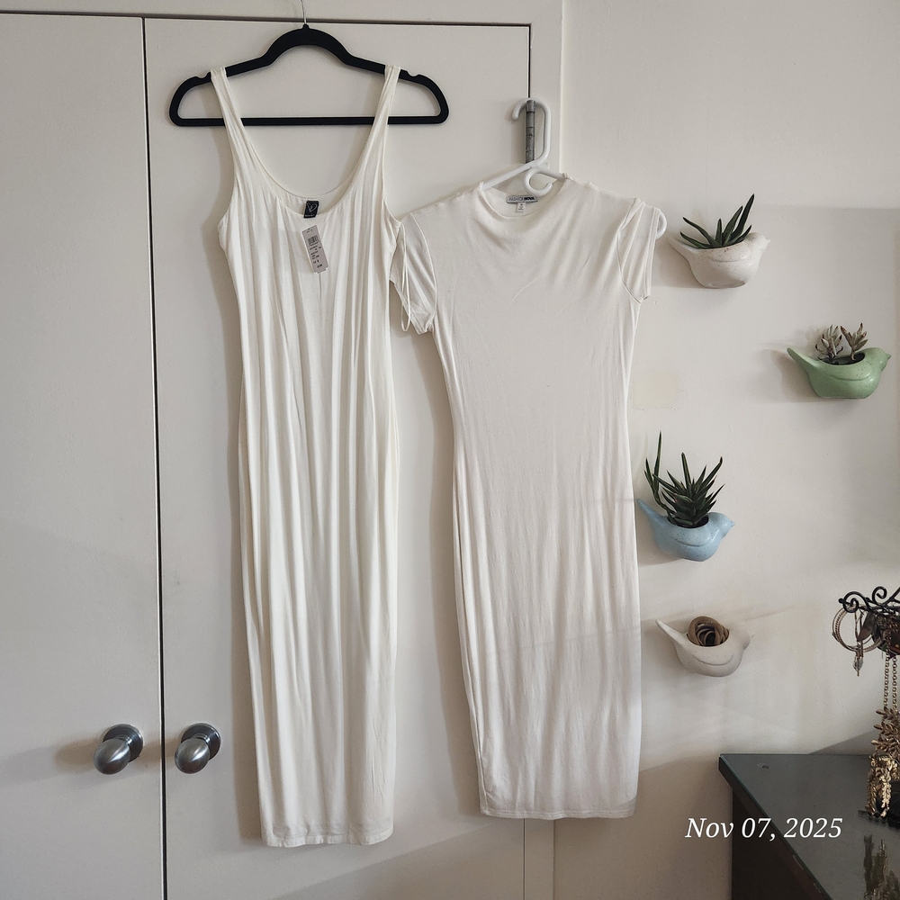 Bundle of two white bodycon dresses Windsor and Fashionova 2 for 1!